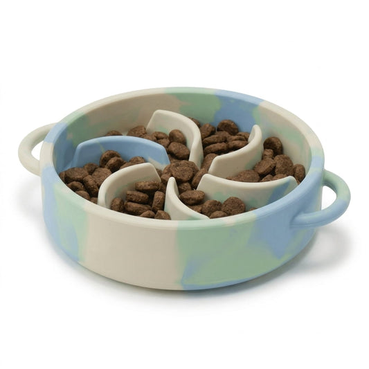 Silicone Slow Feeder Bowl with 16 Suction Cups, Maze Dish for Cats and Dogs